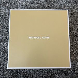 Micheal Kors box